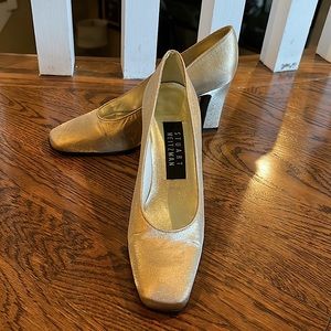 Vintage Stuart Weitzman Gold Fabric Heels ✨